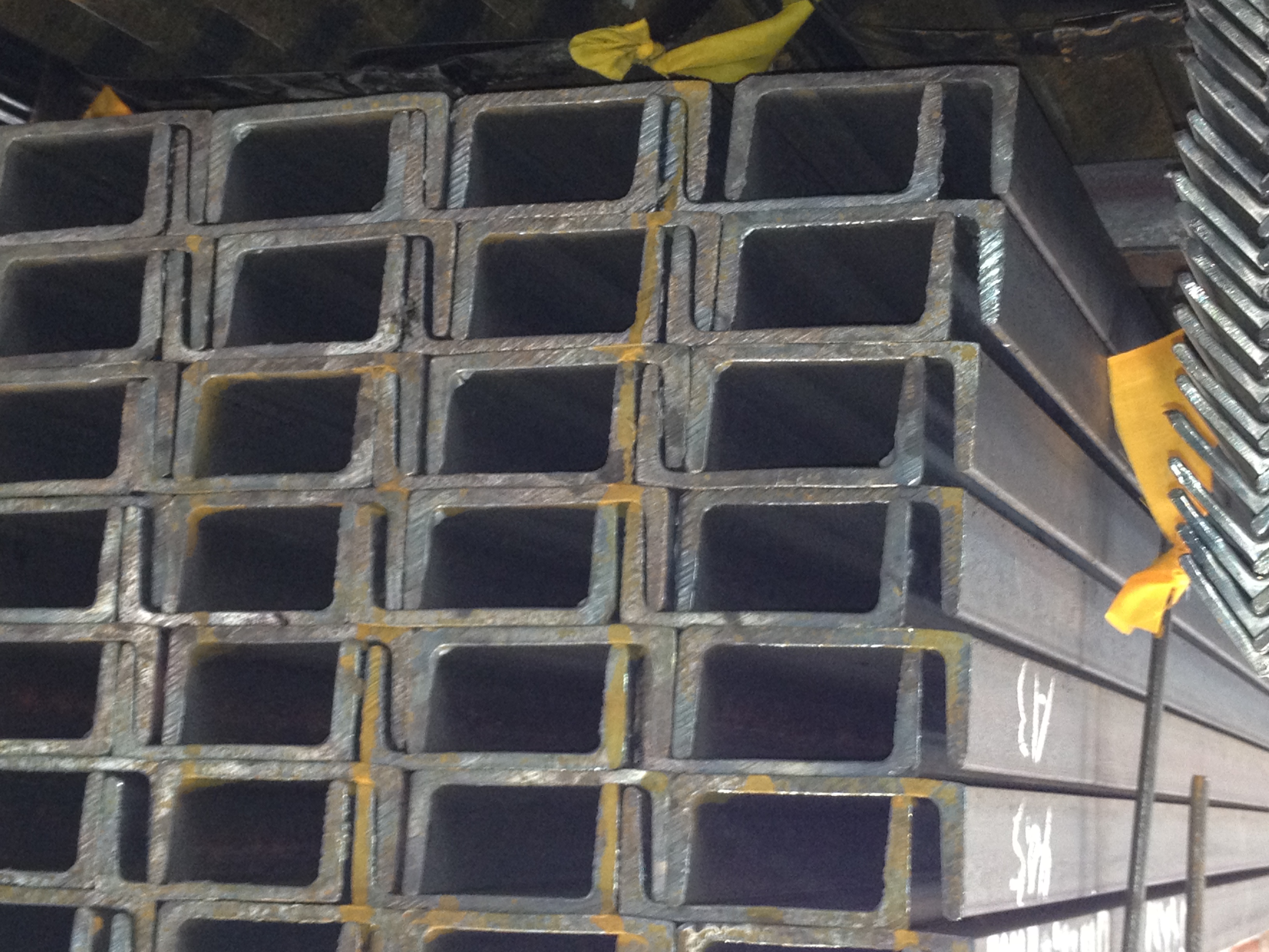 蘭州槽鋼，甘肅槽鋼，槽鋼，蘭州國(guó)標(biāo)槽鋼，蘭州非標(biāo)槽鋼